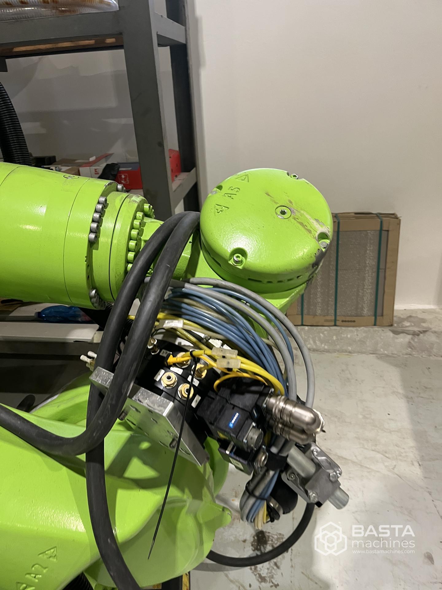 KUKA KR90 R 2700 PRO like new
