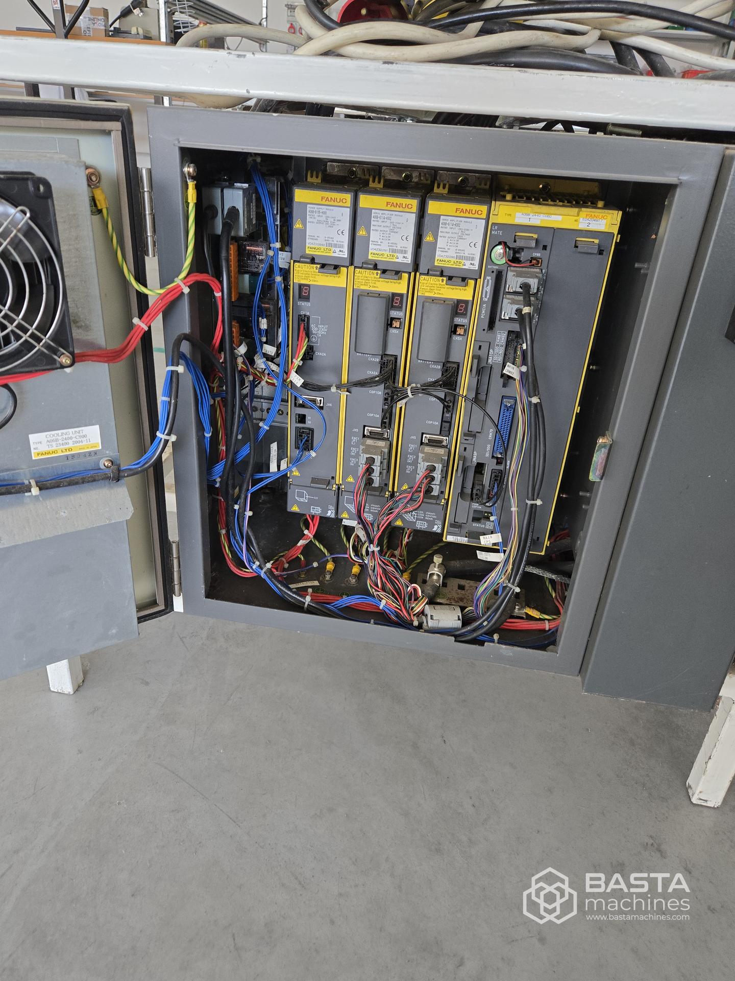 Fanuc Robot LR Mate 200iB + Fanuc system