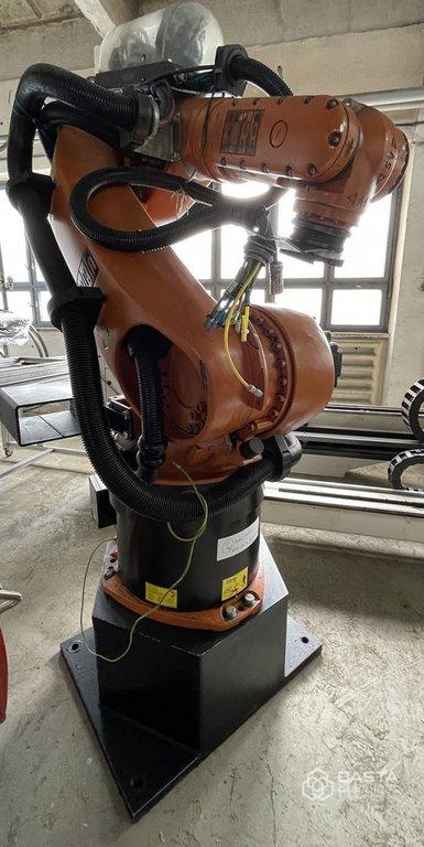 2011 Robot KUKA KR30-3