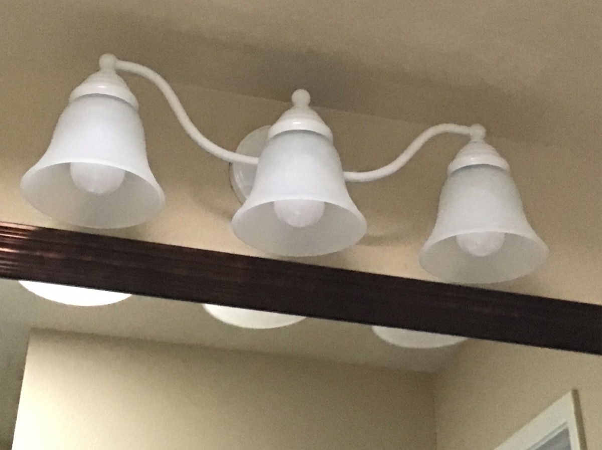 Mediterranean bathroom design recreated from reference image