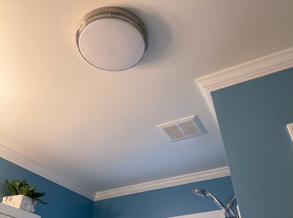 Rustic cabin bathroom makeover using natural style reference image