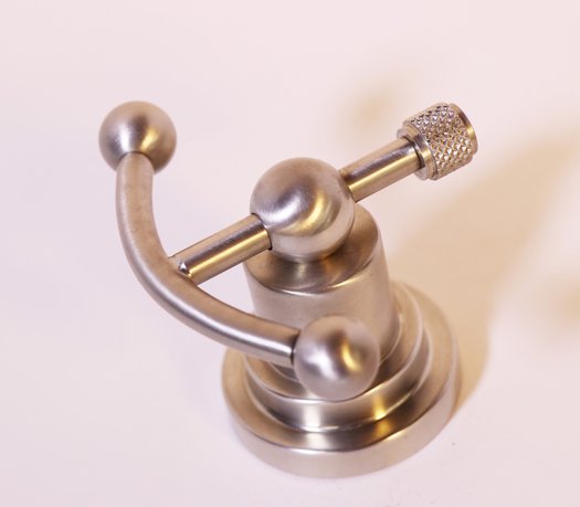 Haak voor de badkamer in geborsteld nikkel 01