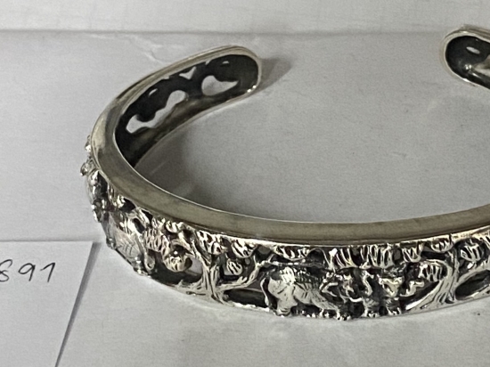 Bangle 891
