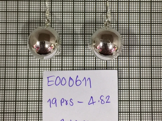 Earrings 611