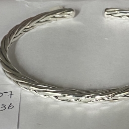 Bangle 757