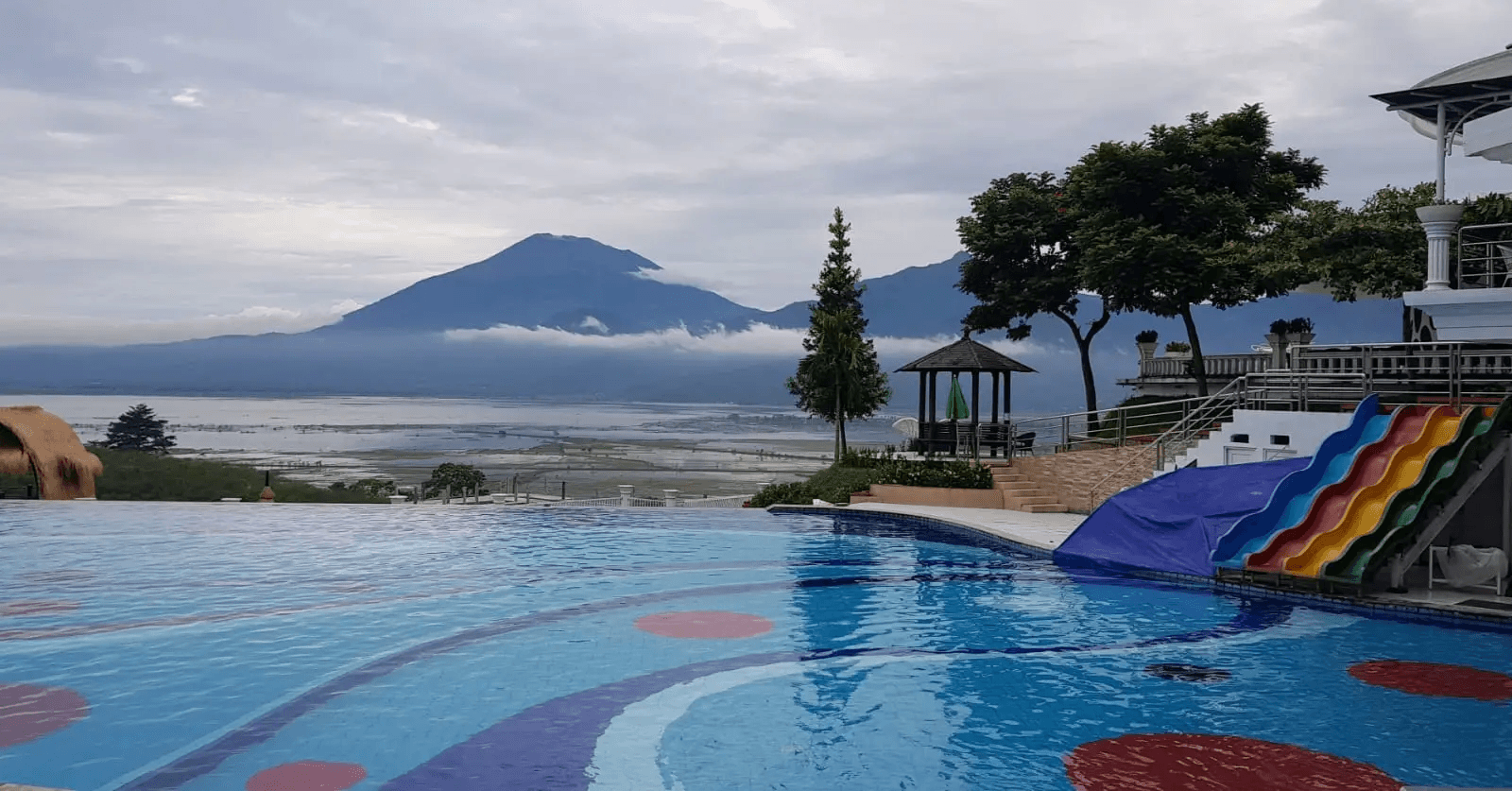 Eling Bening kolam renang daerah Semarang