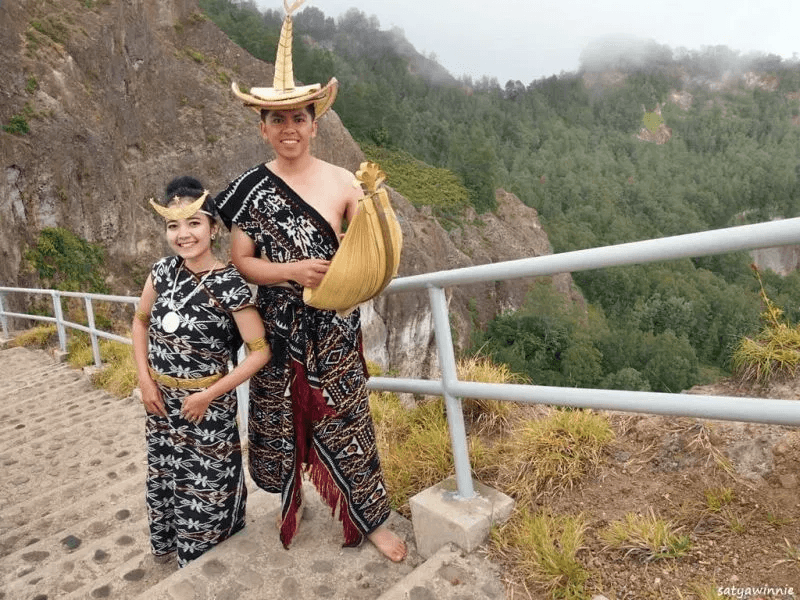 Pakaian adat NTT Suku Rote