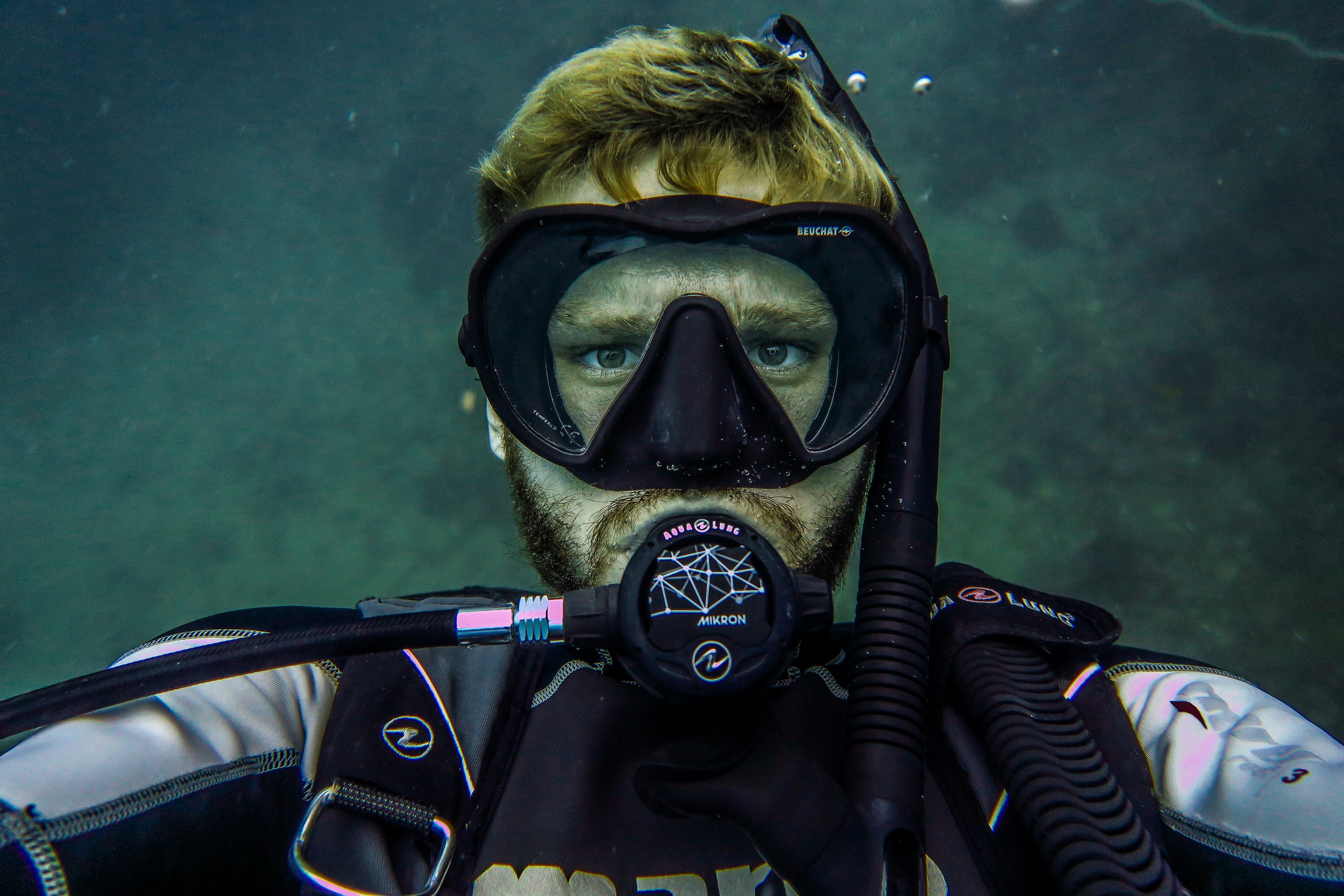Mask-Diving