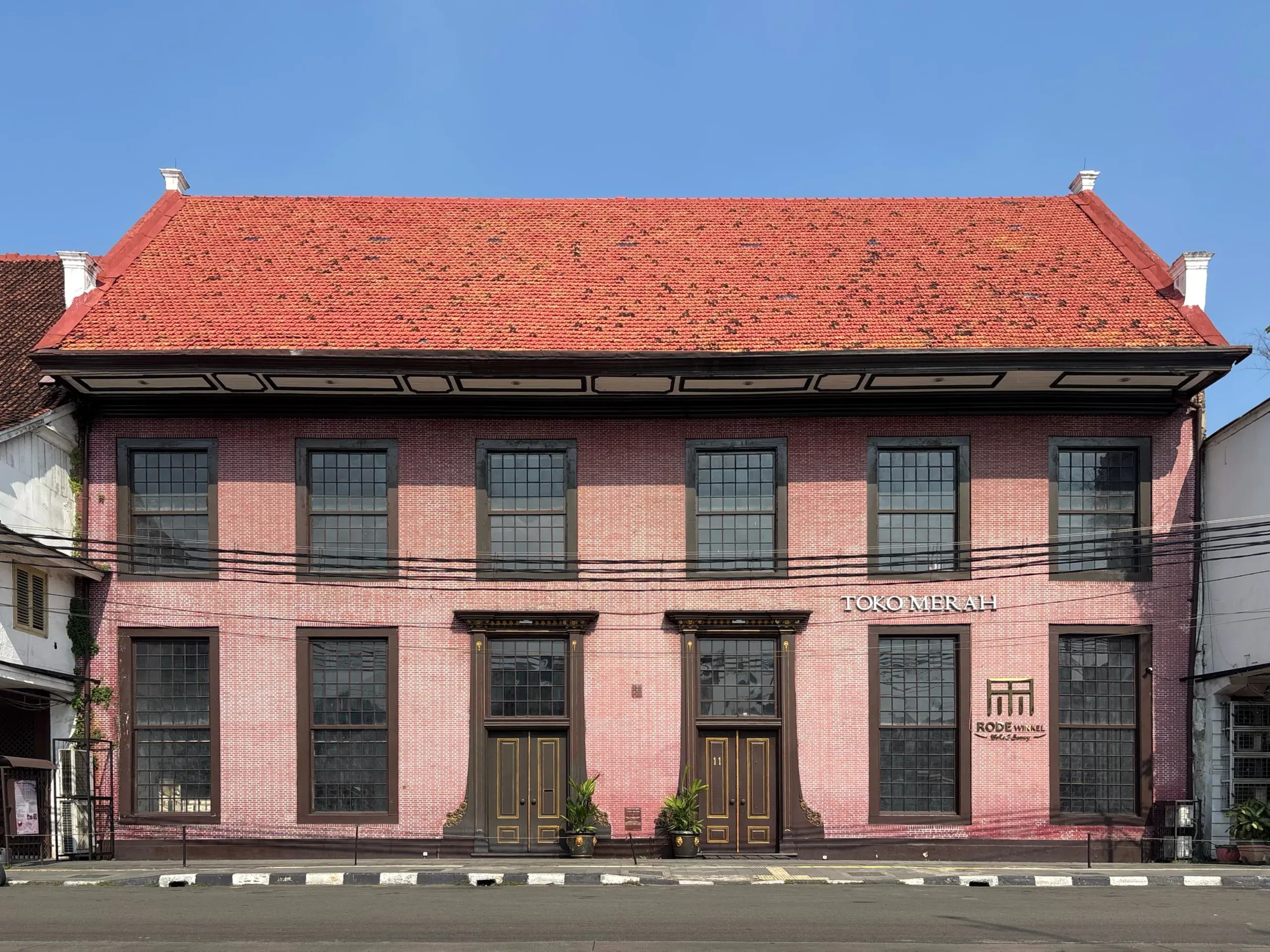 Toko Merah, Tempat wisata dekat Bobopod Kota Tua