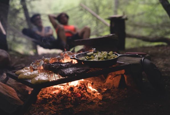 makanan wajib saat camping Glamping