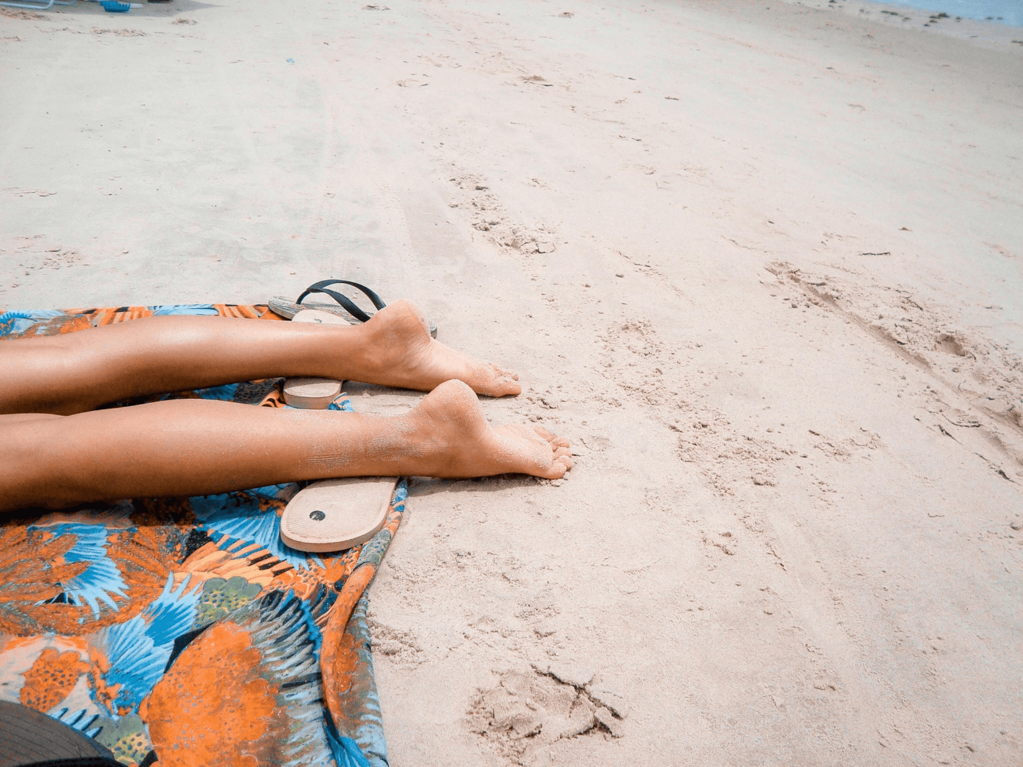 Pantai-Sunbeating