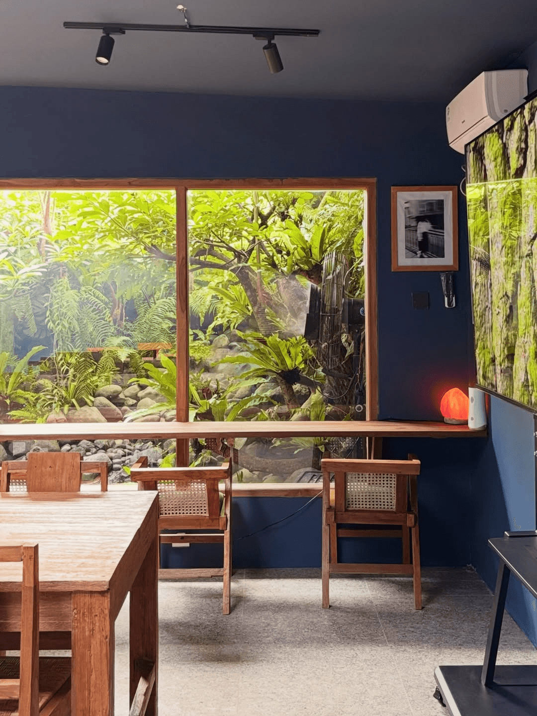 Svarga Flora Coffee and Plants