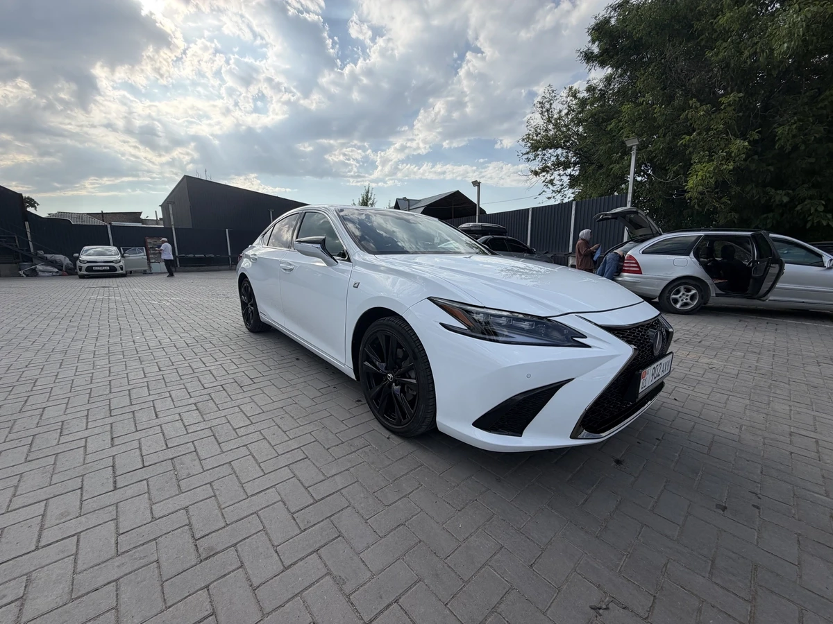 Продажа Lexus ES VII Рестайлинг 2022 фото номер 2