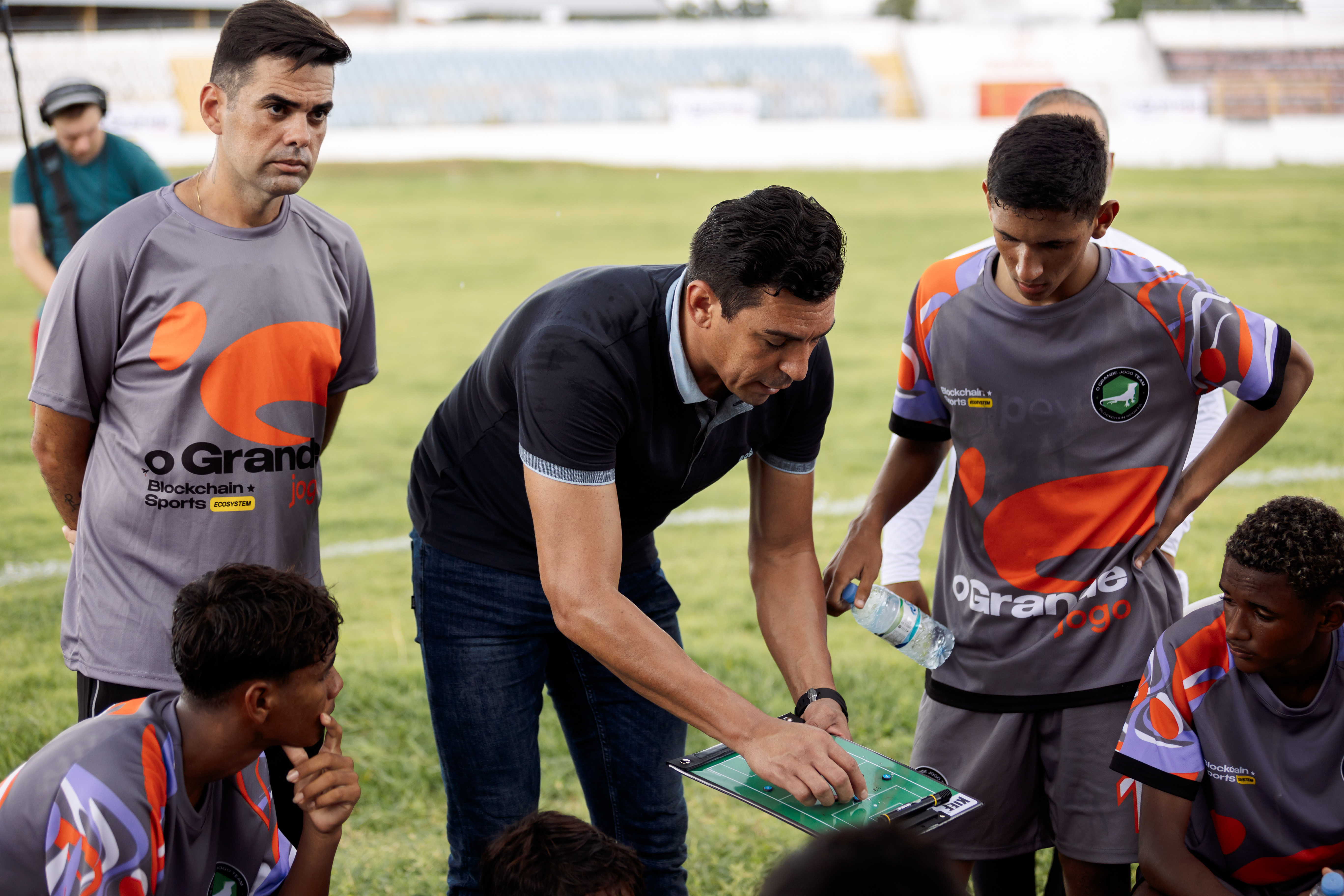 Behind the Scenes of the Inaugural Episode of O Grande Jogo