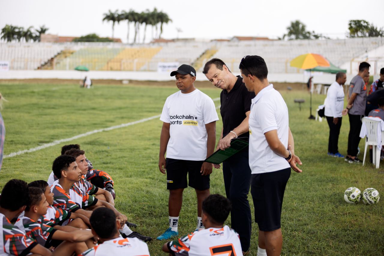 O Grande Jogo's Second Mentor: Meet Dunga!