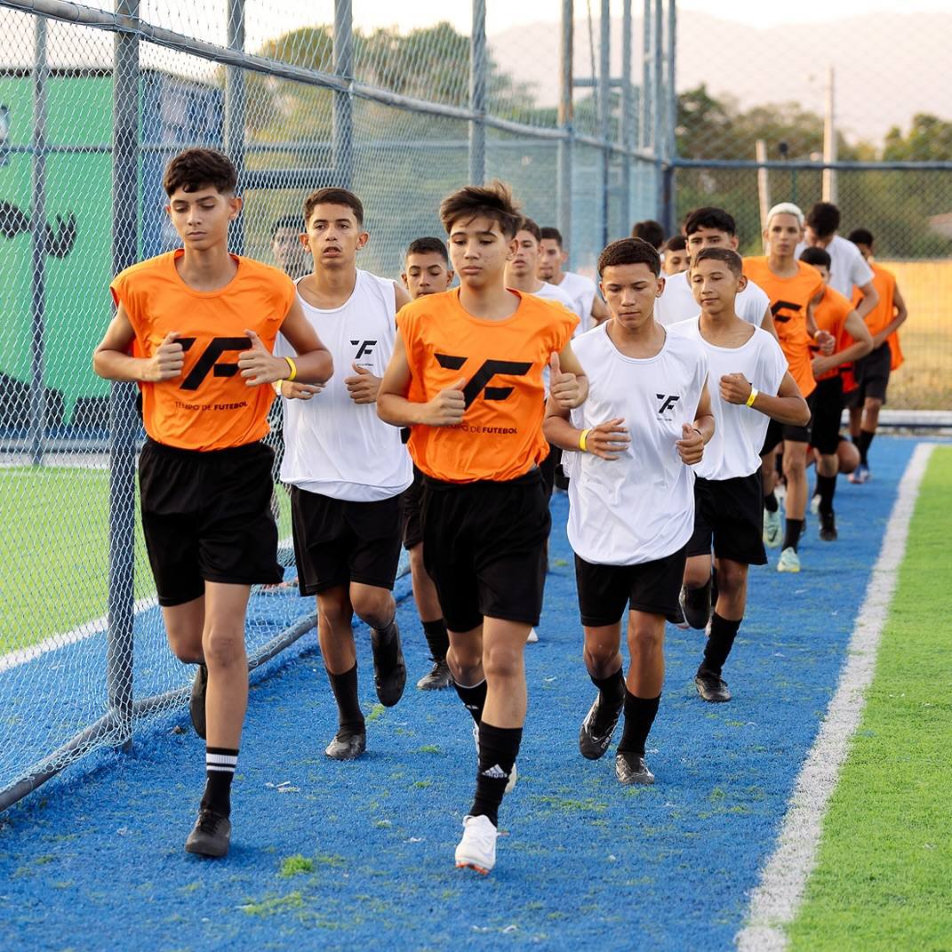 Tempo de Futebol: Kicking Off Soon!