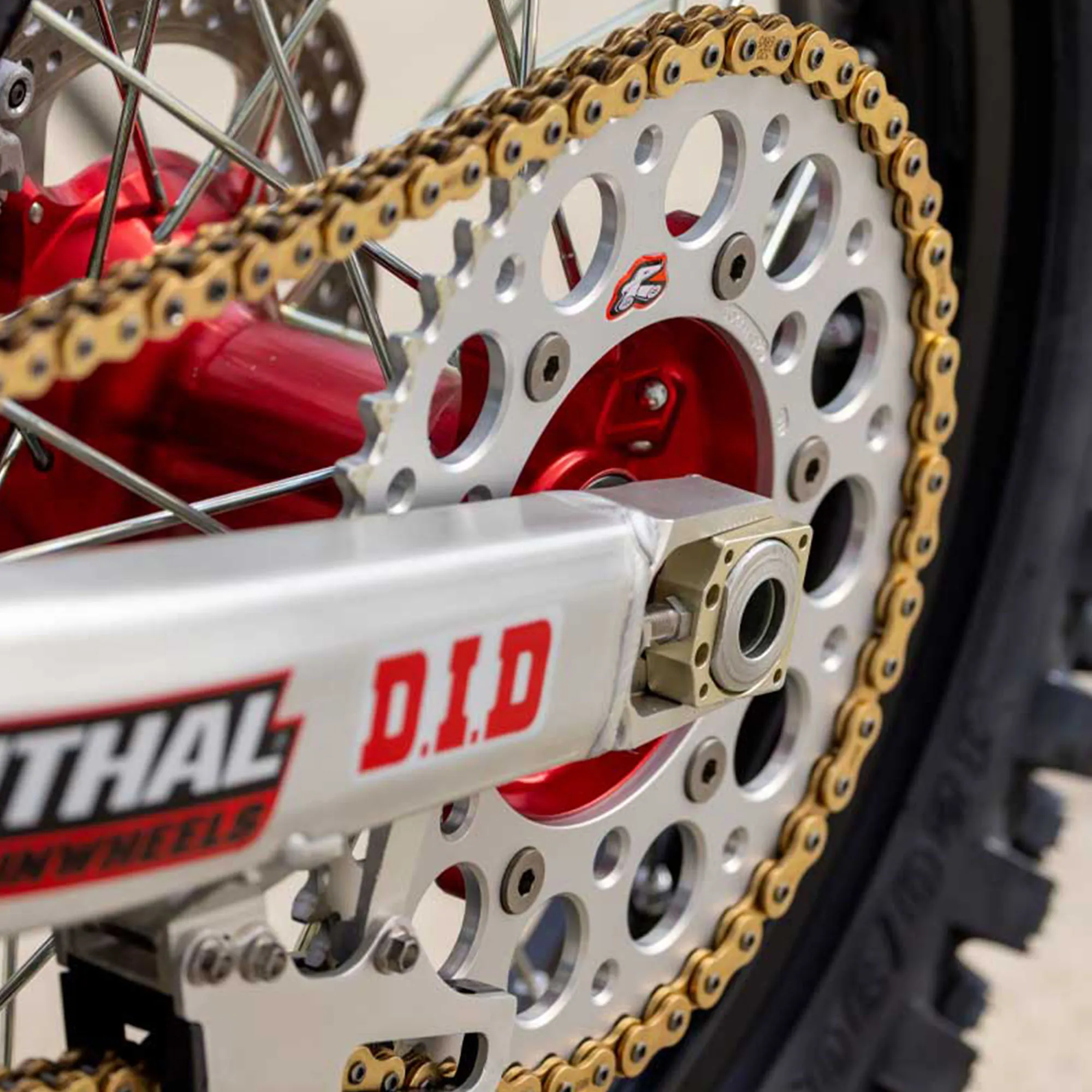 cadena-para-motocicleta-520-ert3-x-116-l-dorada-especial-motocross-did-5