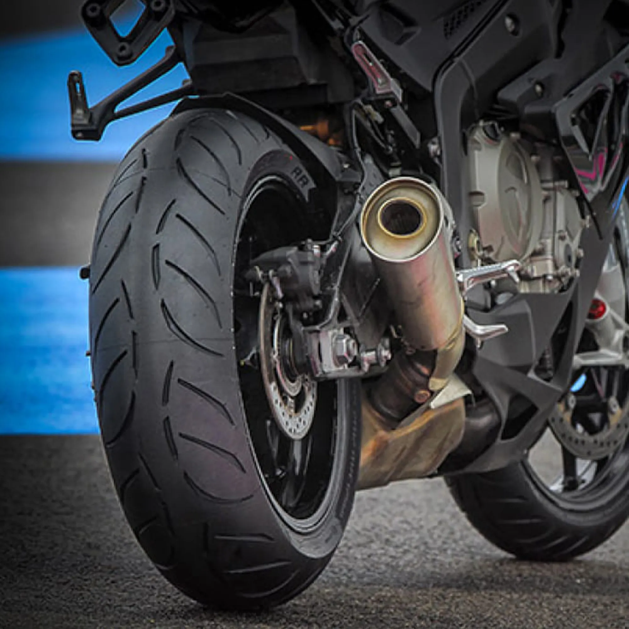 llanta-para-motocicleta-190-55-17-zr-sportec-m7-75w-r-metzeler-8