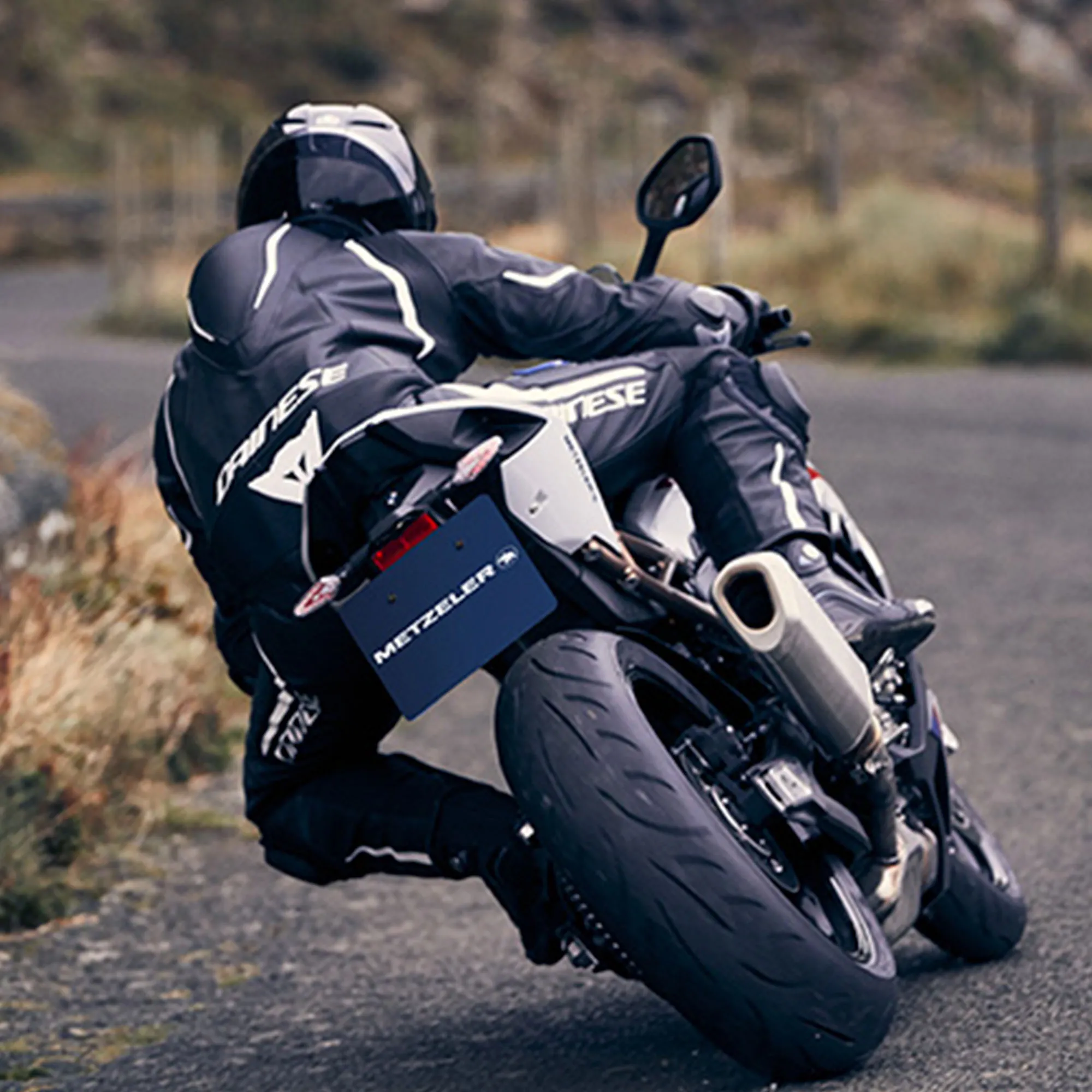 kit-de-llantas-para-motocicleta-110-70-17-y-150-60-17-metzeler-sportec-m9-r-7