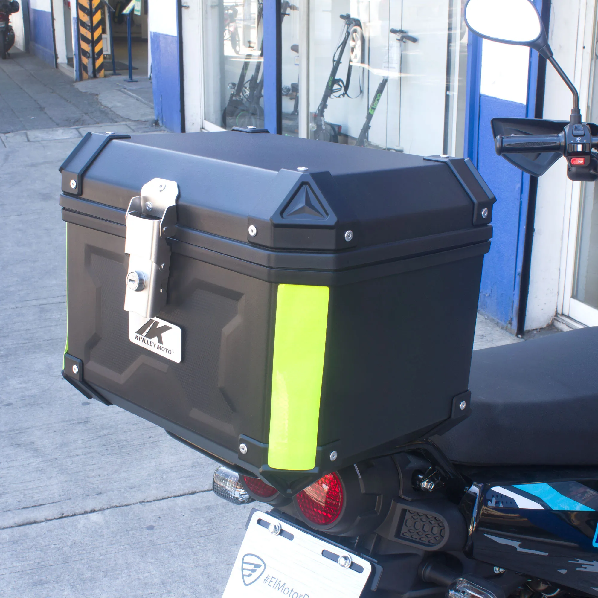 caja-porta-equipaje-para-motocicleta-37l-x-negro-kinlley-5