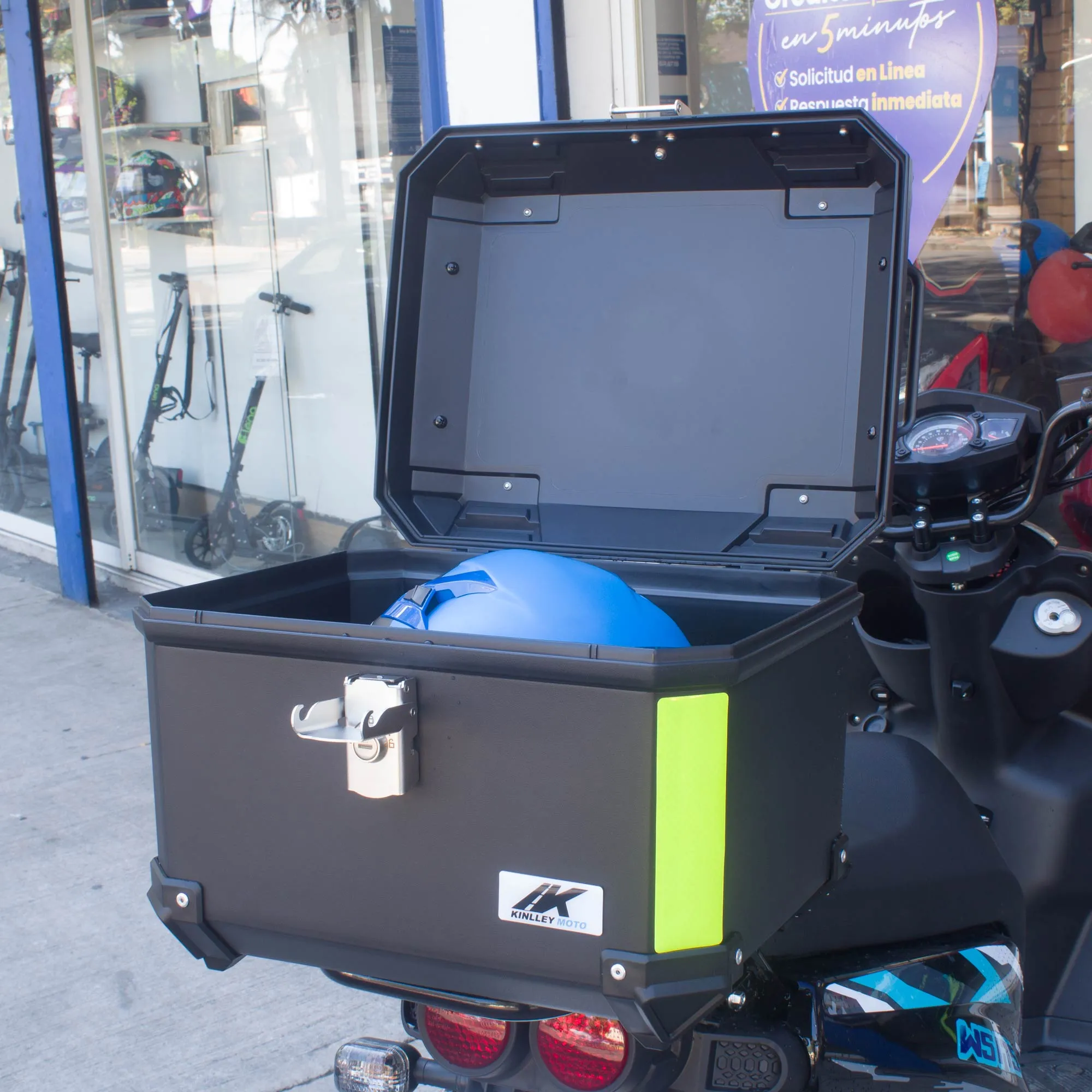 caja-porta-equipaje-para-motocicleta-55l-negro-kinlley-8