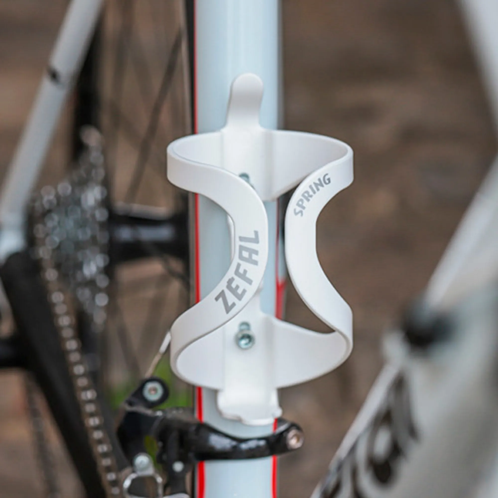 porta-anfora-para-bicicleta-spring-1215w-resina-blanco-zefal-1