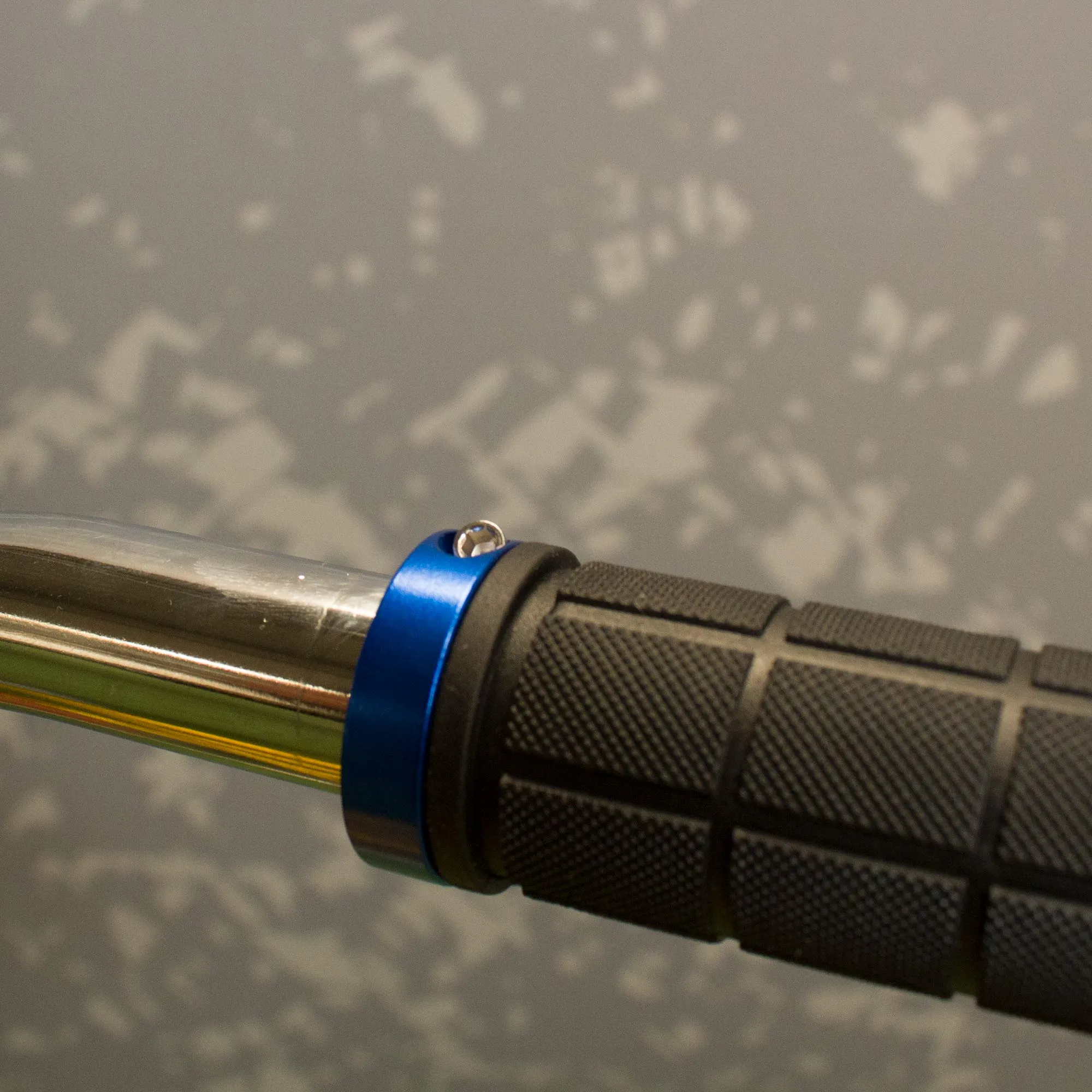 punos-para-bicicleta-130mm-negro-azul-tpe-sz-155a-gospel-4