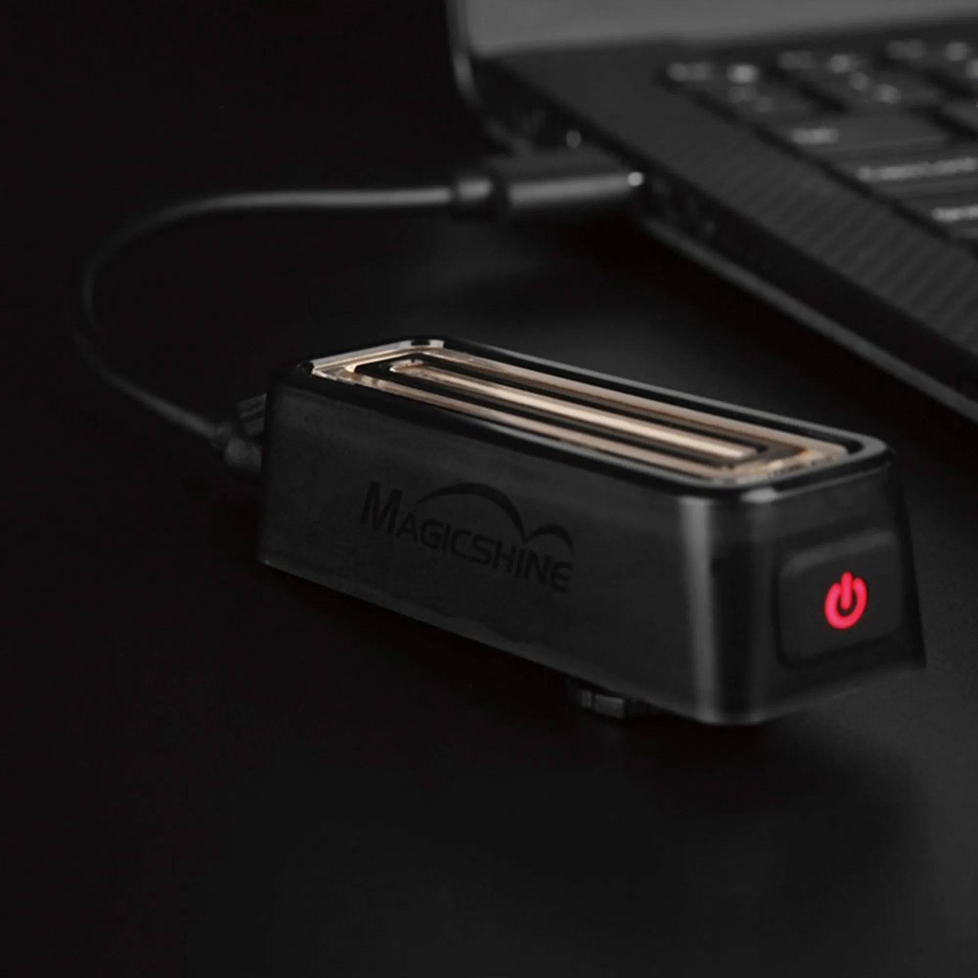 lampara-trasera-para-bicicleta-de-100-lumens-recargable-usb-magic-shine-7