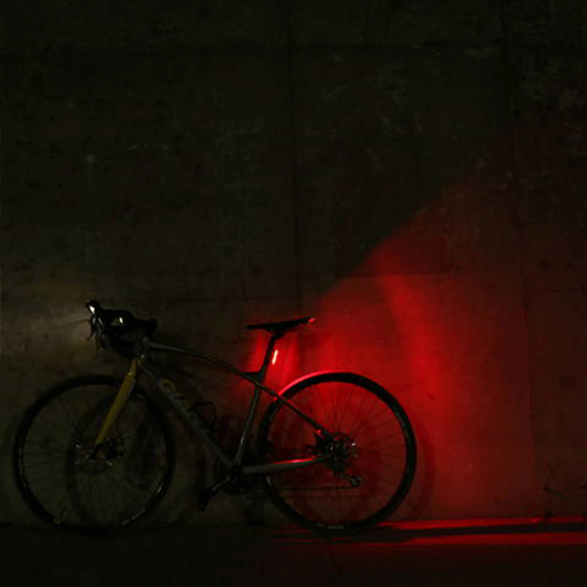 lampara-trasera-para-bicicleta-de-30-lumens-recargable-usb-magic-shine-6