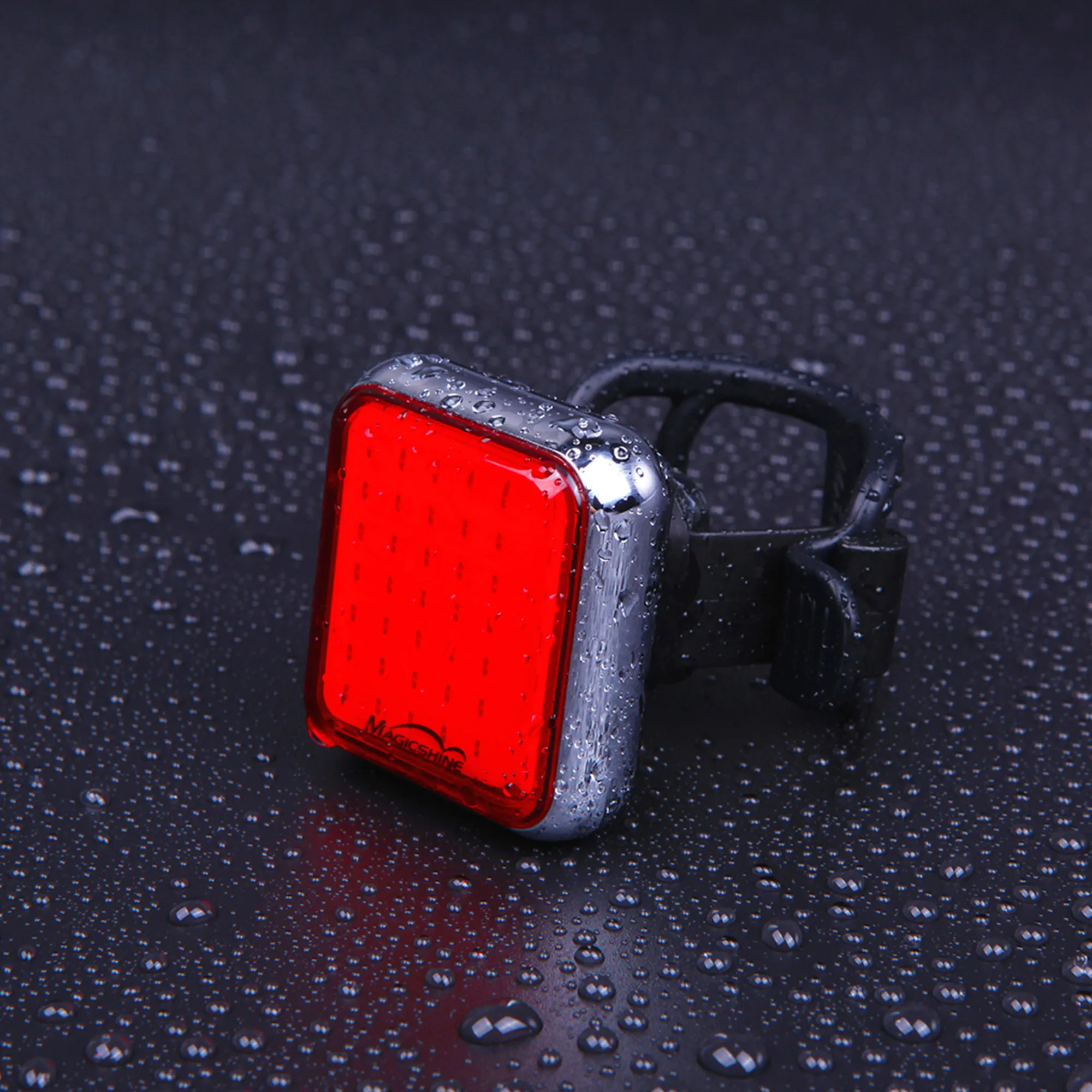 lampara-trasera-para-bicicleta-de-60-lumens-recargable-usb-magic-shine-3