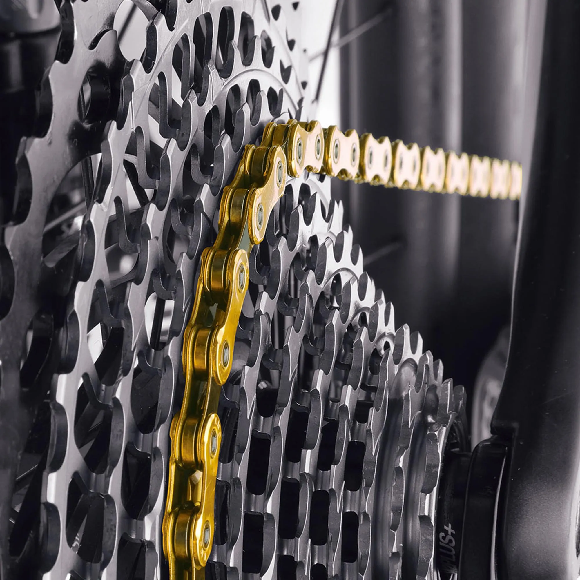 cadena-para-bicicleta-12-velocidades-12-x-11128-126-eslabones-plata-kmc-3