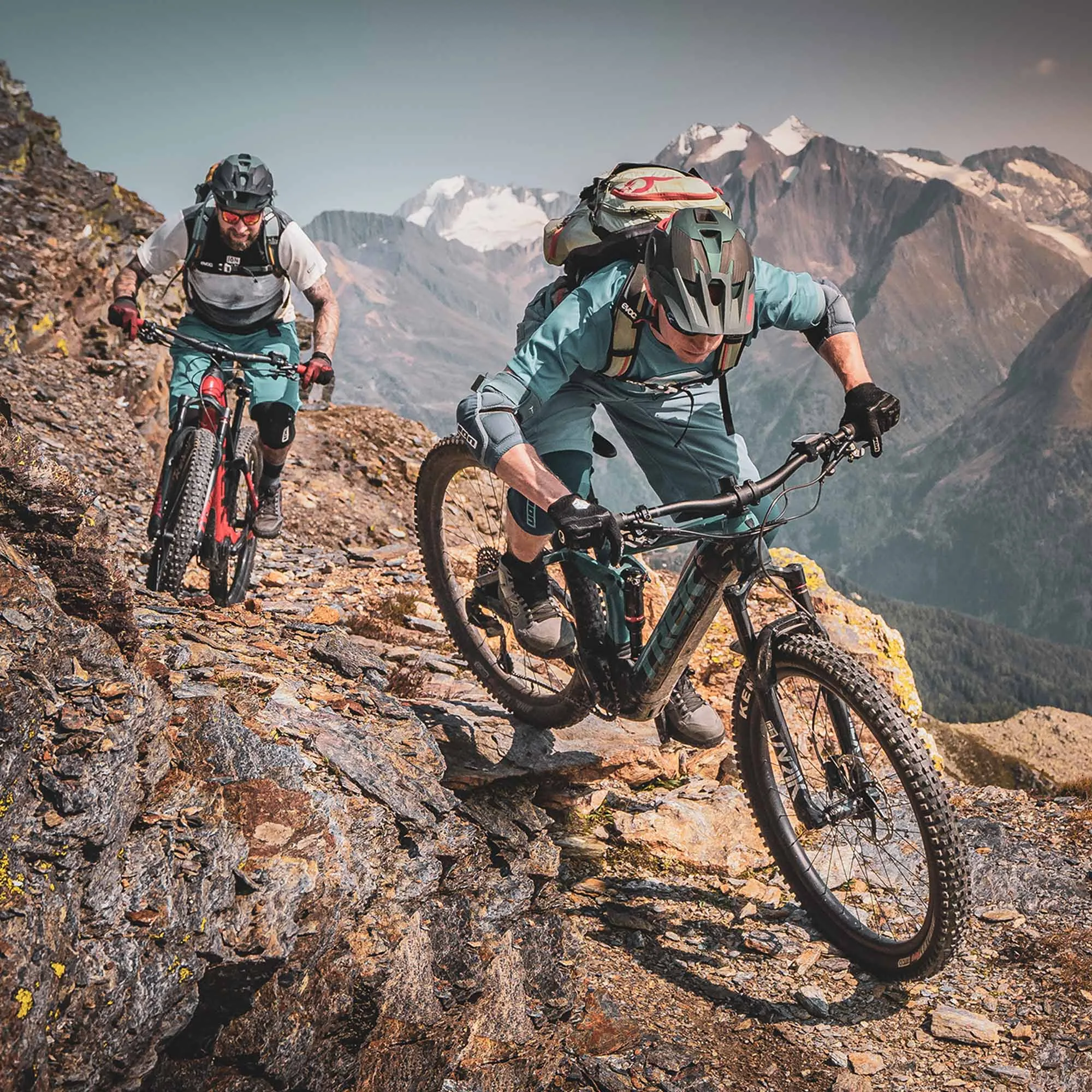 llanta-29-x-220-k1127-60-tpi-honey-badger-negra-kenda-4