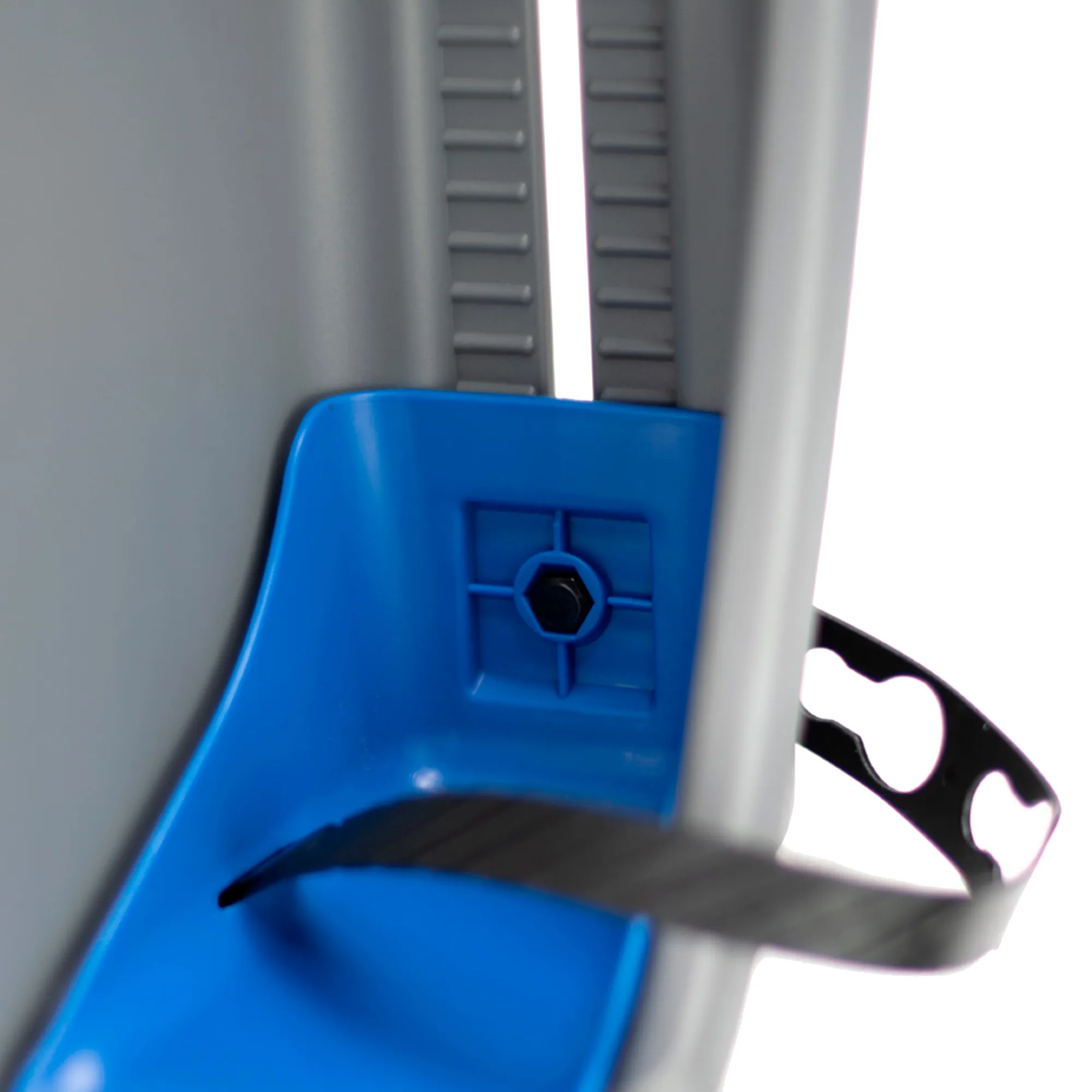 porta-bebe-trasero-gris-con-azul-peso-maximo-de-carga-22kg-310x250x760-gh-511-3