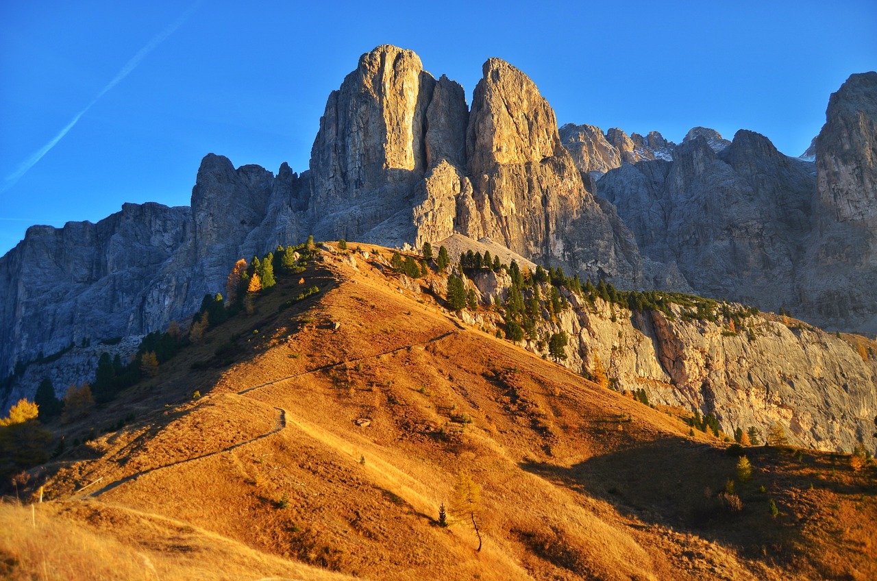 7 Days in Dolomiti Mountains and Northern Italy Lakes