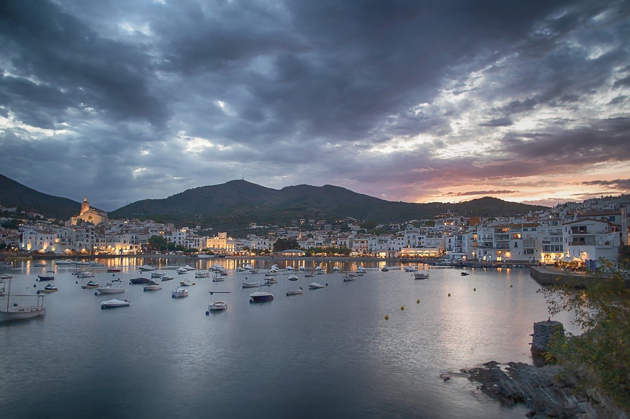 2-Day Adventure in Girona, Figueres, and Cadaques