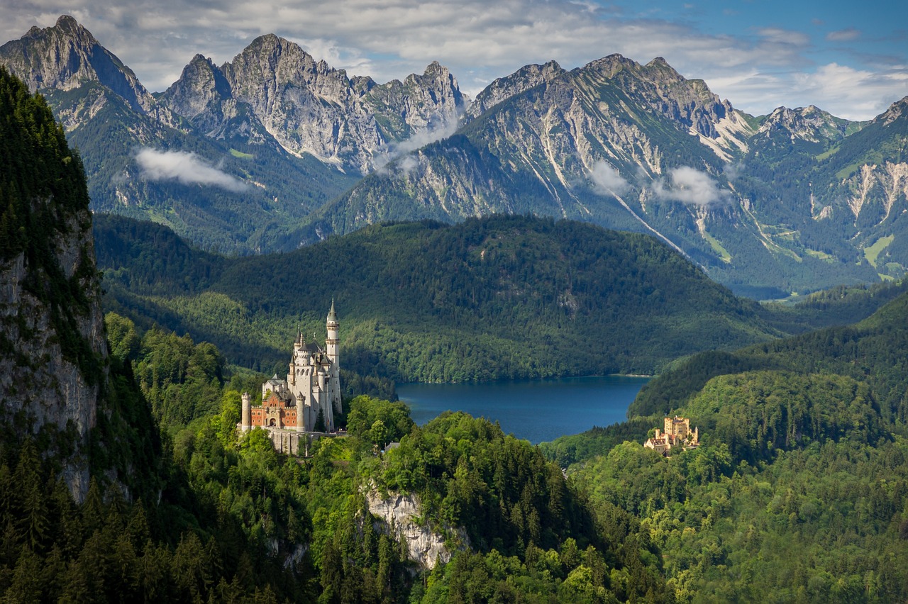 Exploring Hohenschwangau and Neuschwanstein Castle