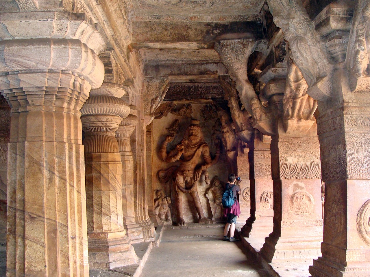Historical Marvels and Culinary Delights: 5-Day Badami and Hampi Exploration