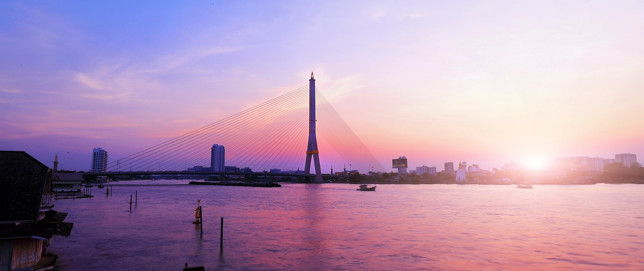 Culinary Delights and Riverside Views in Bangkok