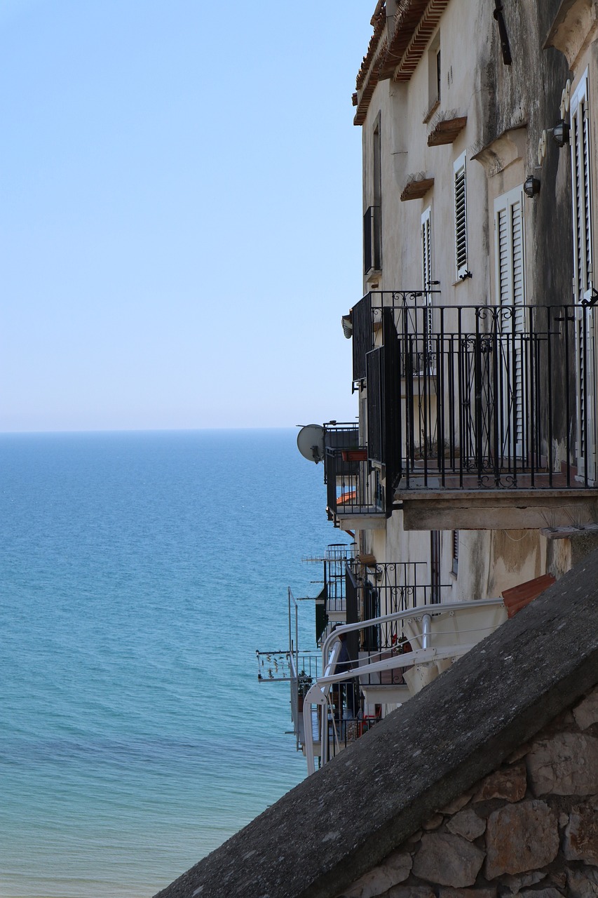 Culinary Delights and Coastal Wonders in Sperlonga, Italy