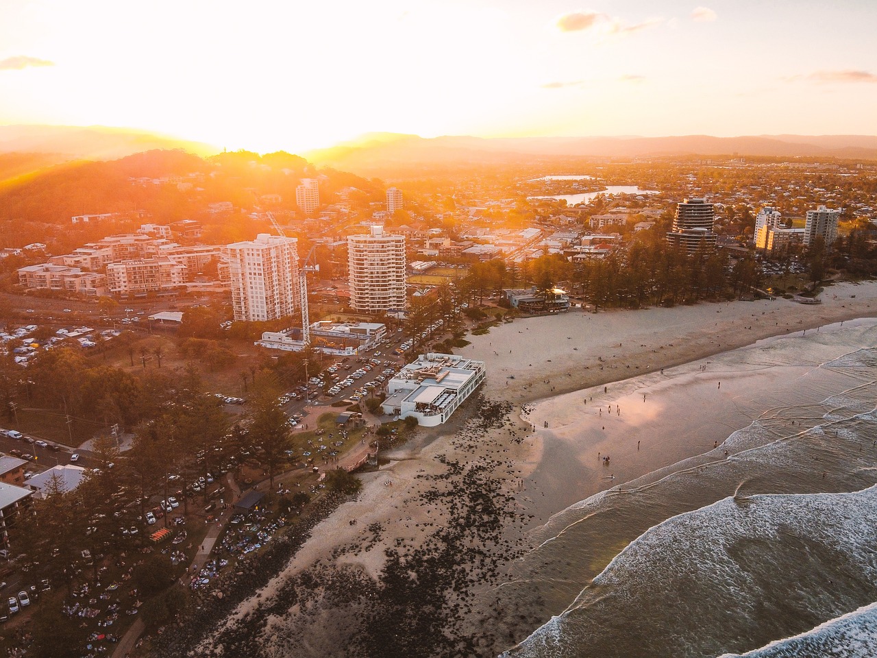 Culinary Delights and Coastal Charms: 6-Day Burleigh Heads Exploration
