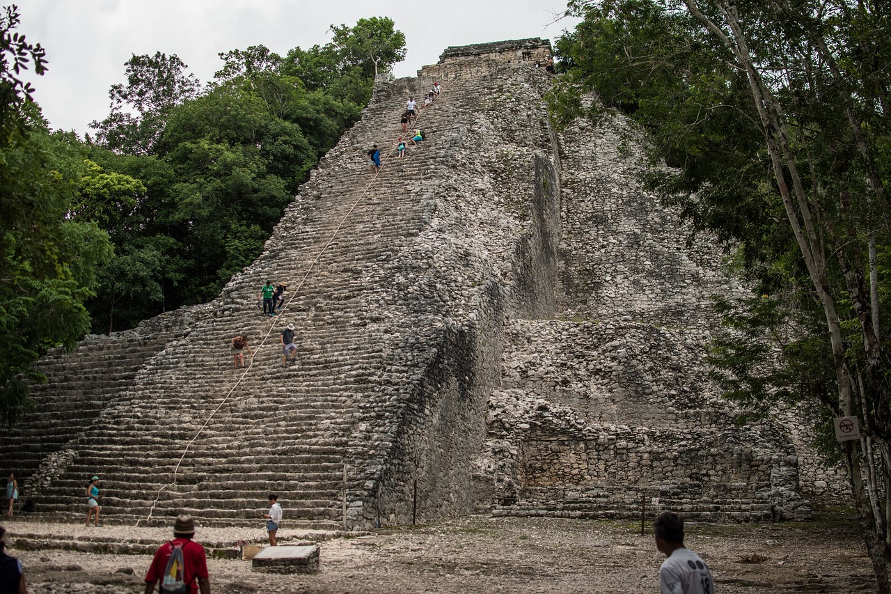 Explorando la Cultura y la Gastronomía de Cobá