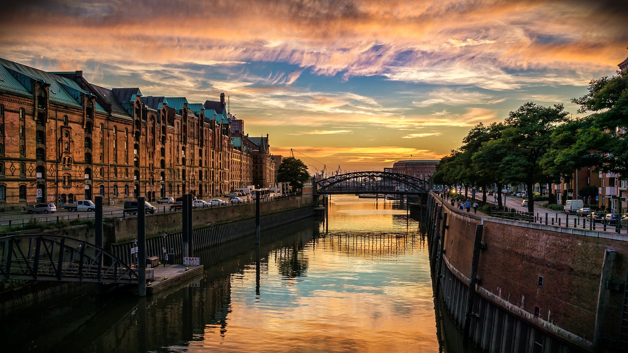 Hamburg's Highlights and Culinary Delights in 4 Days