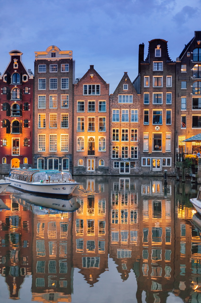 Explorando Amsterdã em 2 Dias: Cruzeiros, Museus e Gastronomia