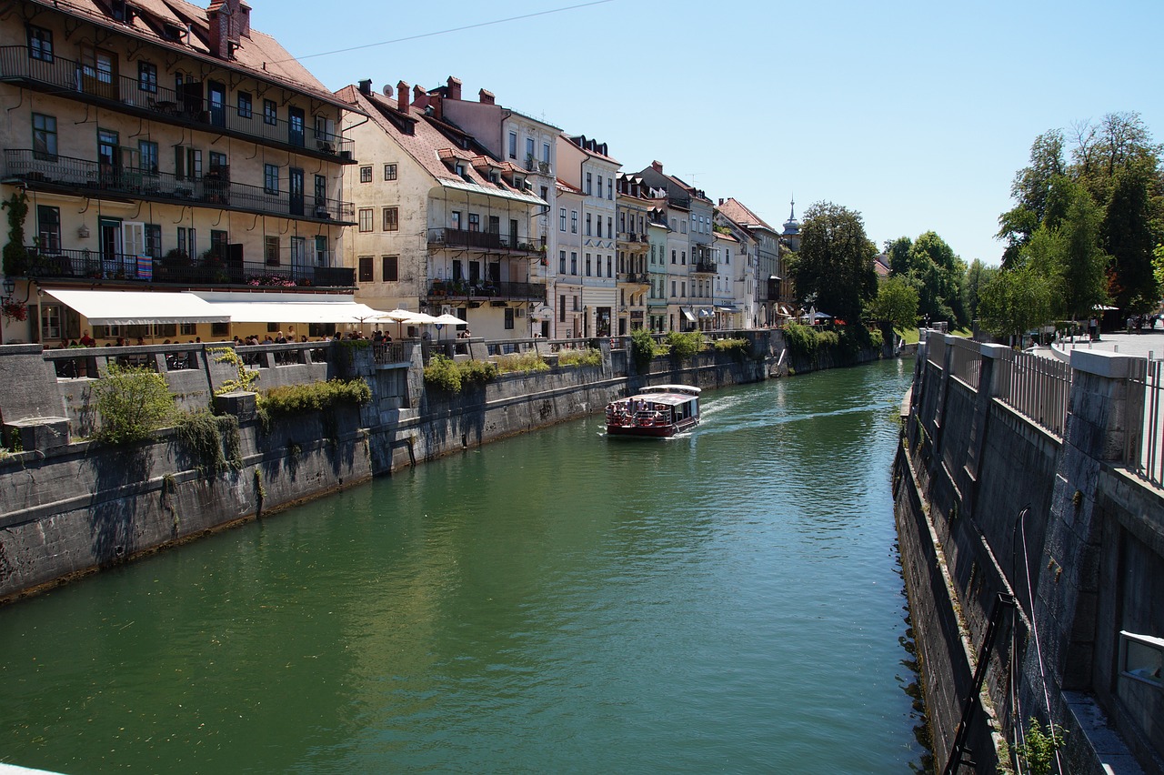 Explorando Ljubljana e Além: 5 Dias de Aventura na Eslovênia