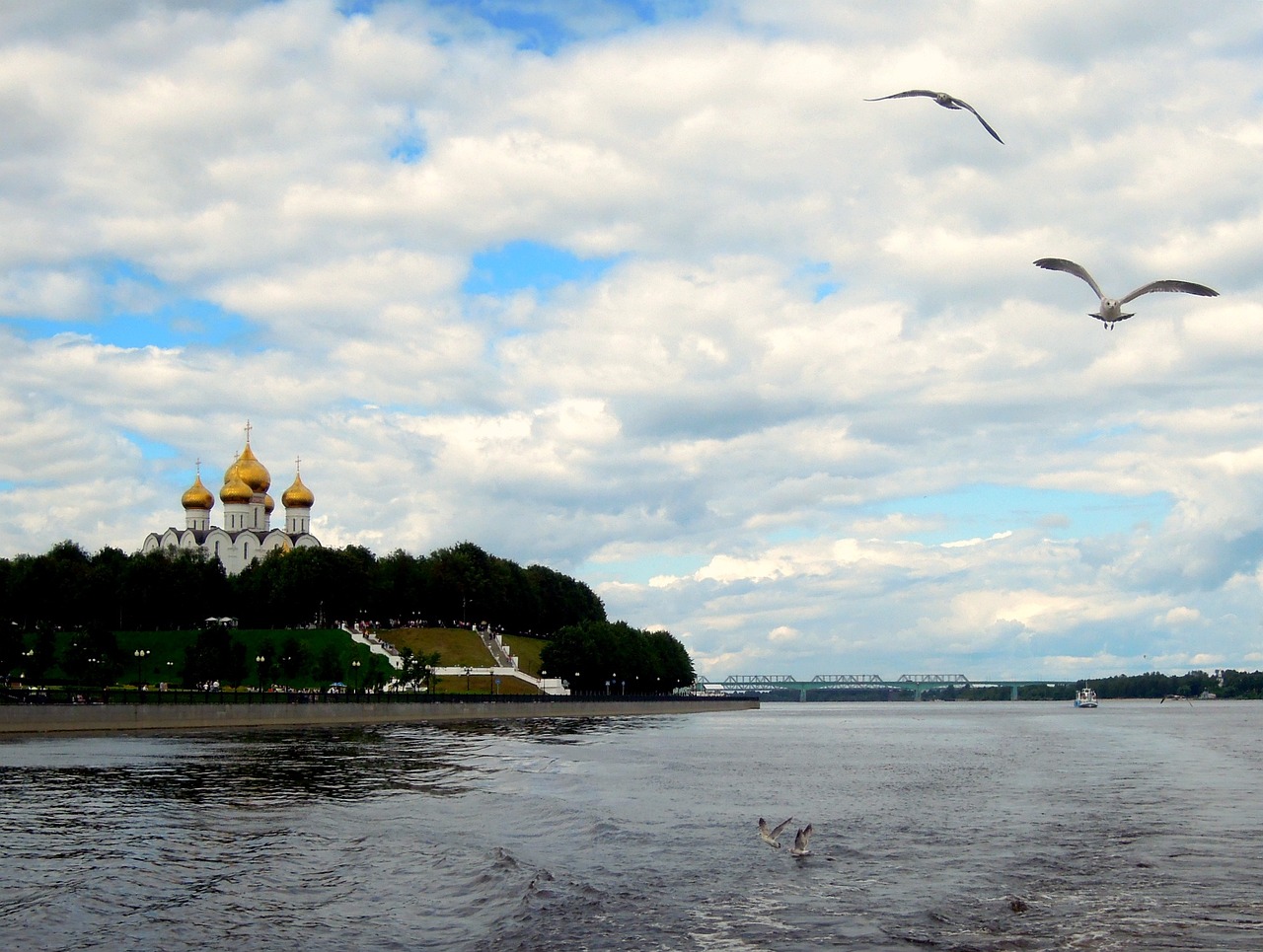 Cultural Delights and Gastronomic Wonders in Yaroslavl, Russia