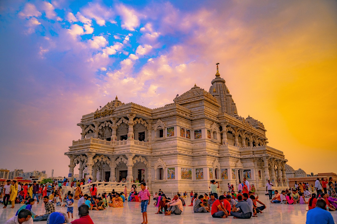 Golden Triangle & Spiritual Bliss: 6-Day Tour of Delhi, Agra, Mathura, and Vrindavan