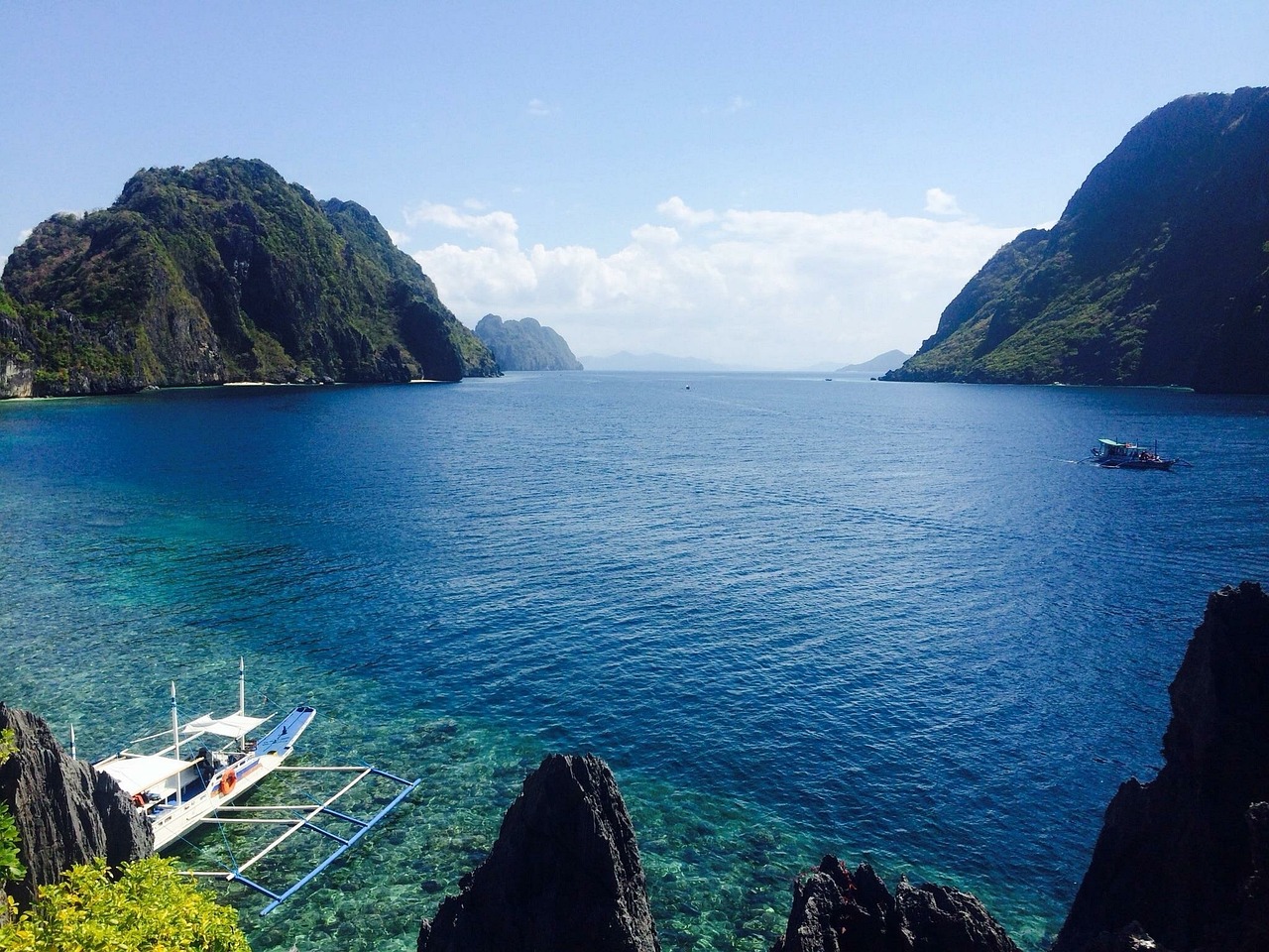 Palawan Island Adventure: Underground Wonders and Island Delights