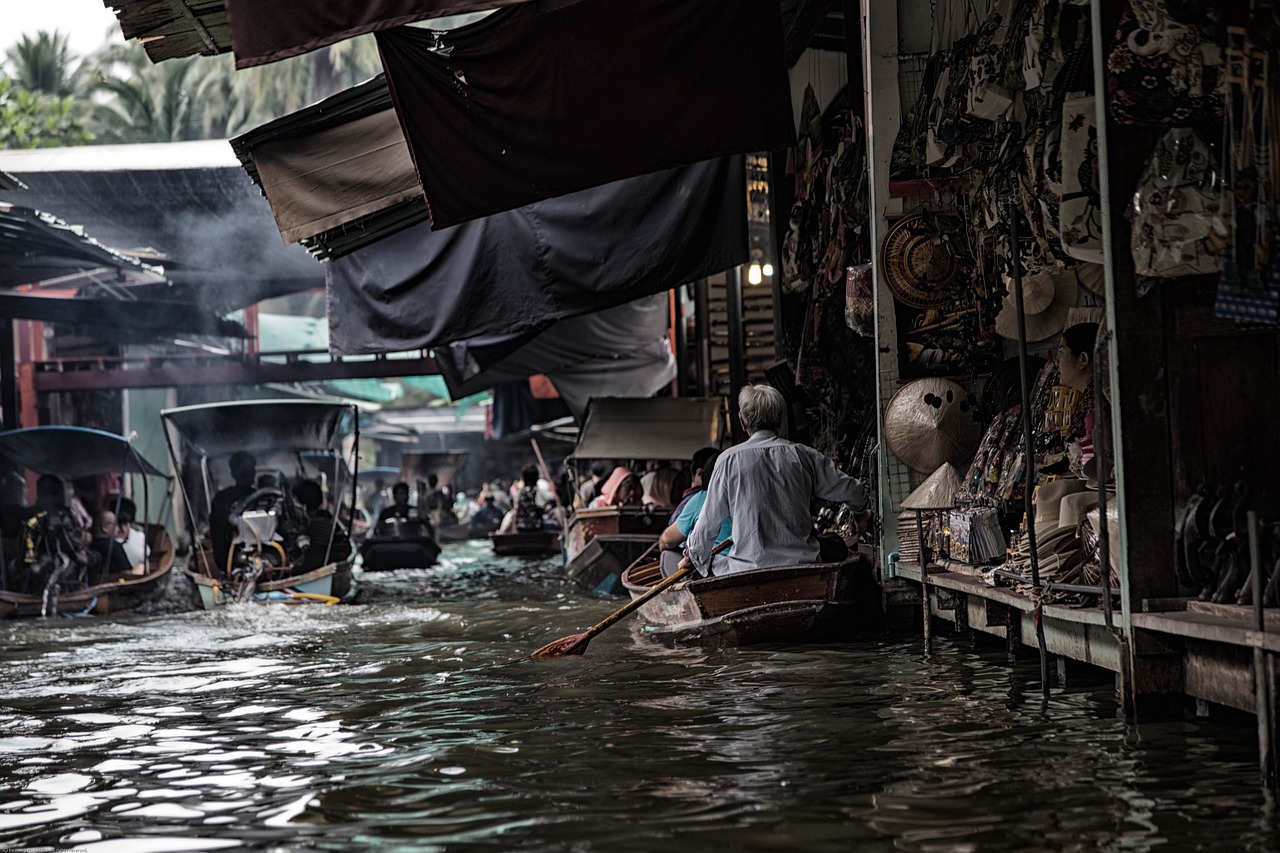 Experiencia Cultural en Tailandia: Bangkok, Mercados Flotantes y Templos Sagrados