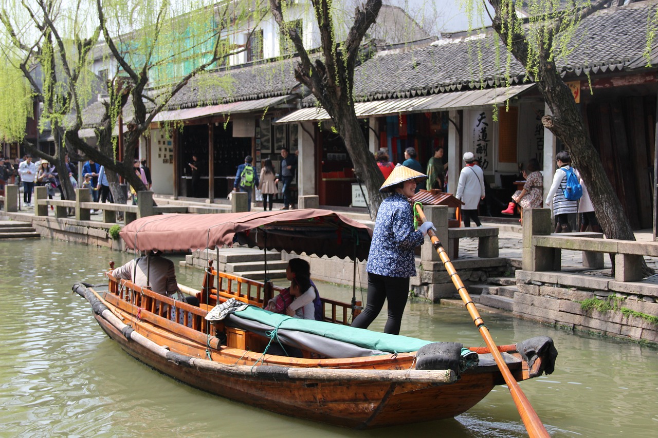 Cultural Delights and Local Flavors in Zhouzhuang