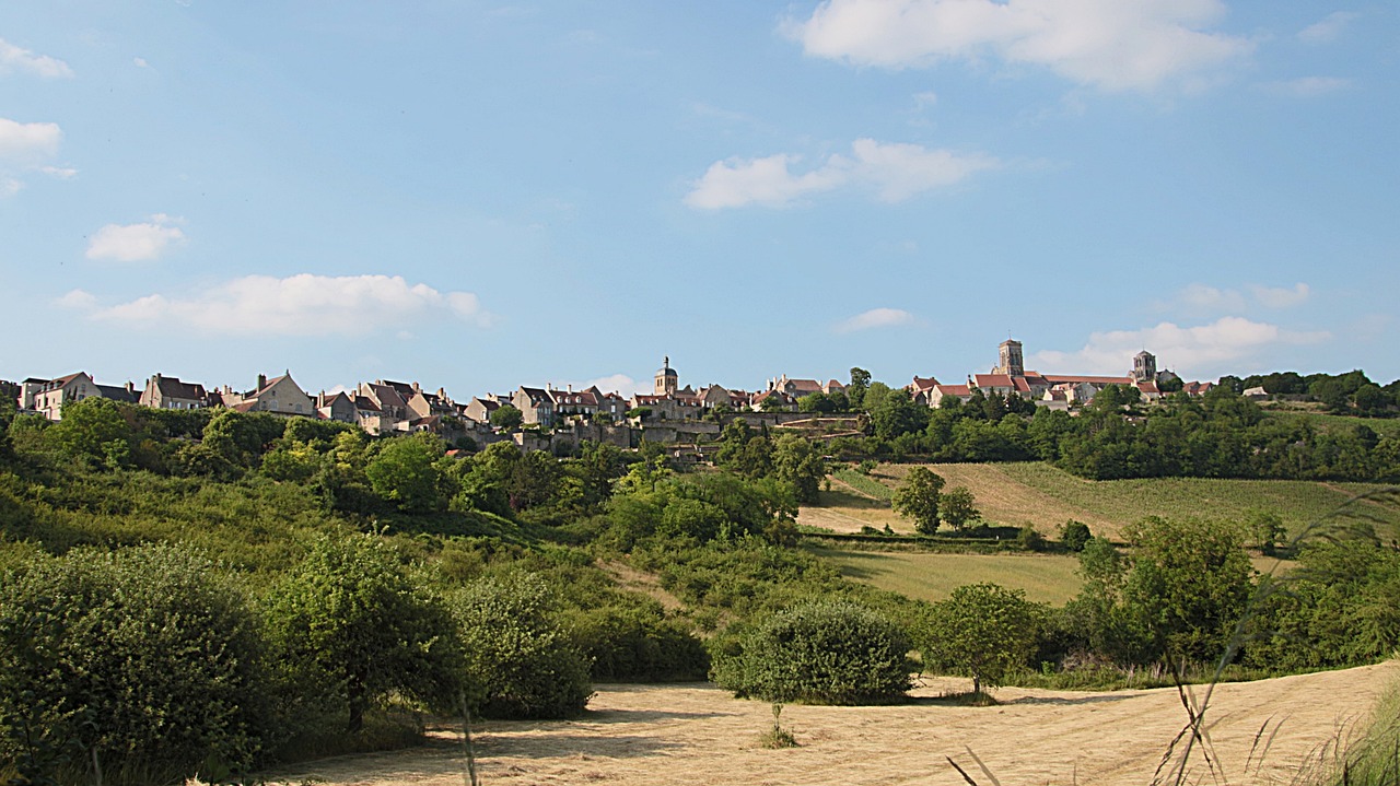 Esplorazione di Vézelay, Chiesa e Collina in 3 Giorni